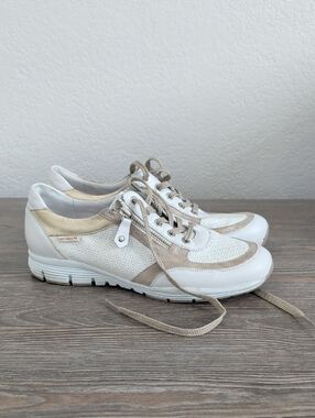Mephisto YLONA Metallic Gold & White Leather Sneakers EUC 6.5
